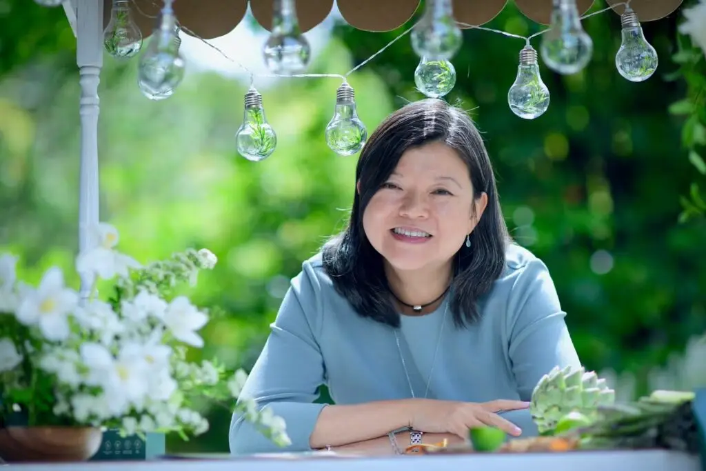 eimele's expert Dr_Julie_Chen
